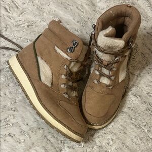 Old Navy Tan Winter Boots with Cream Accents